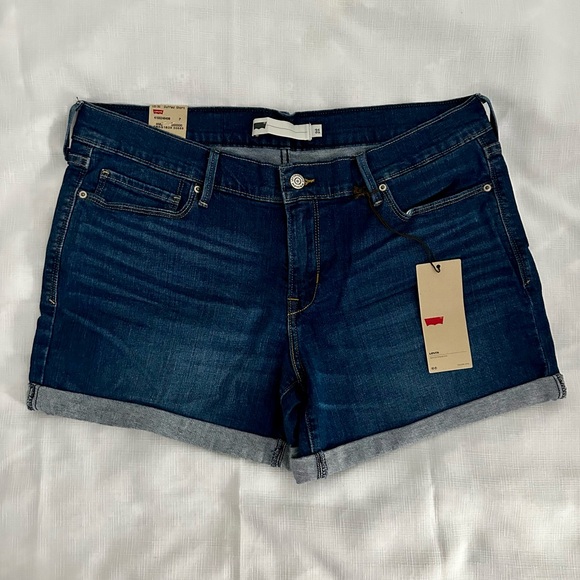 Levi's Pants - Levis Jean shorts BNWT